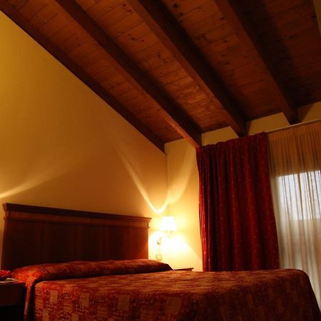 Hotel Il Borghetto Bariano Exteriör bild