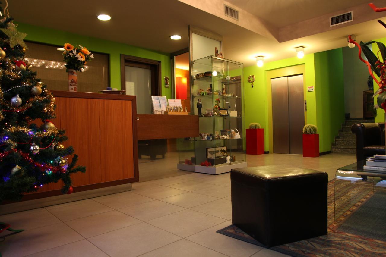 Hotel Il Borghetto Bariano Exteriör bild