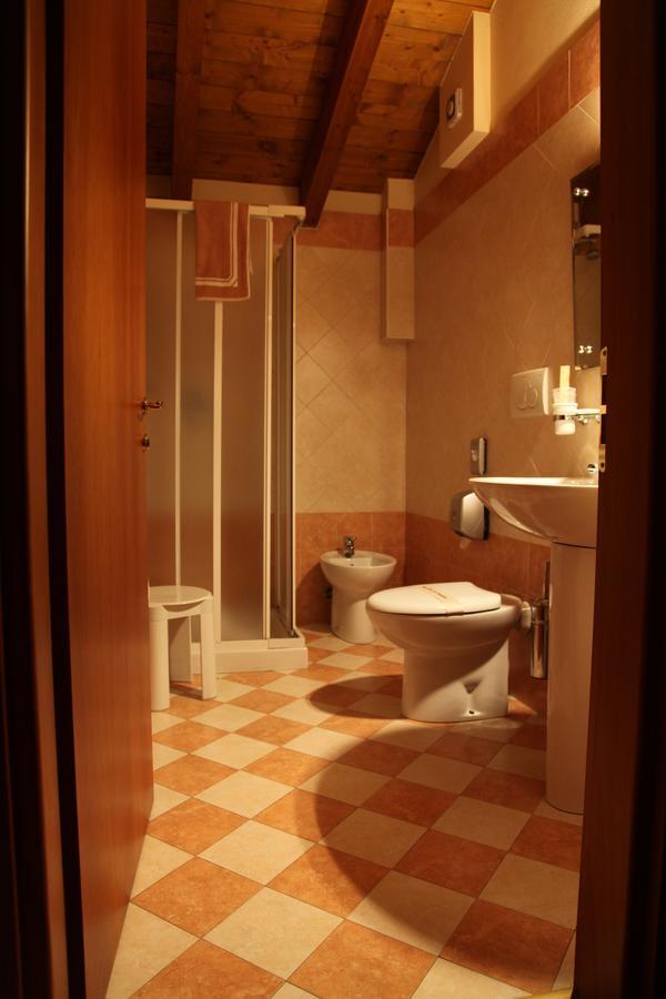 Hotel Il Borghetto Bariano Exteriör bild