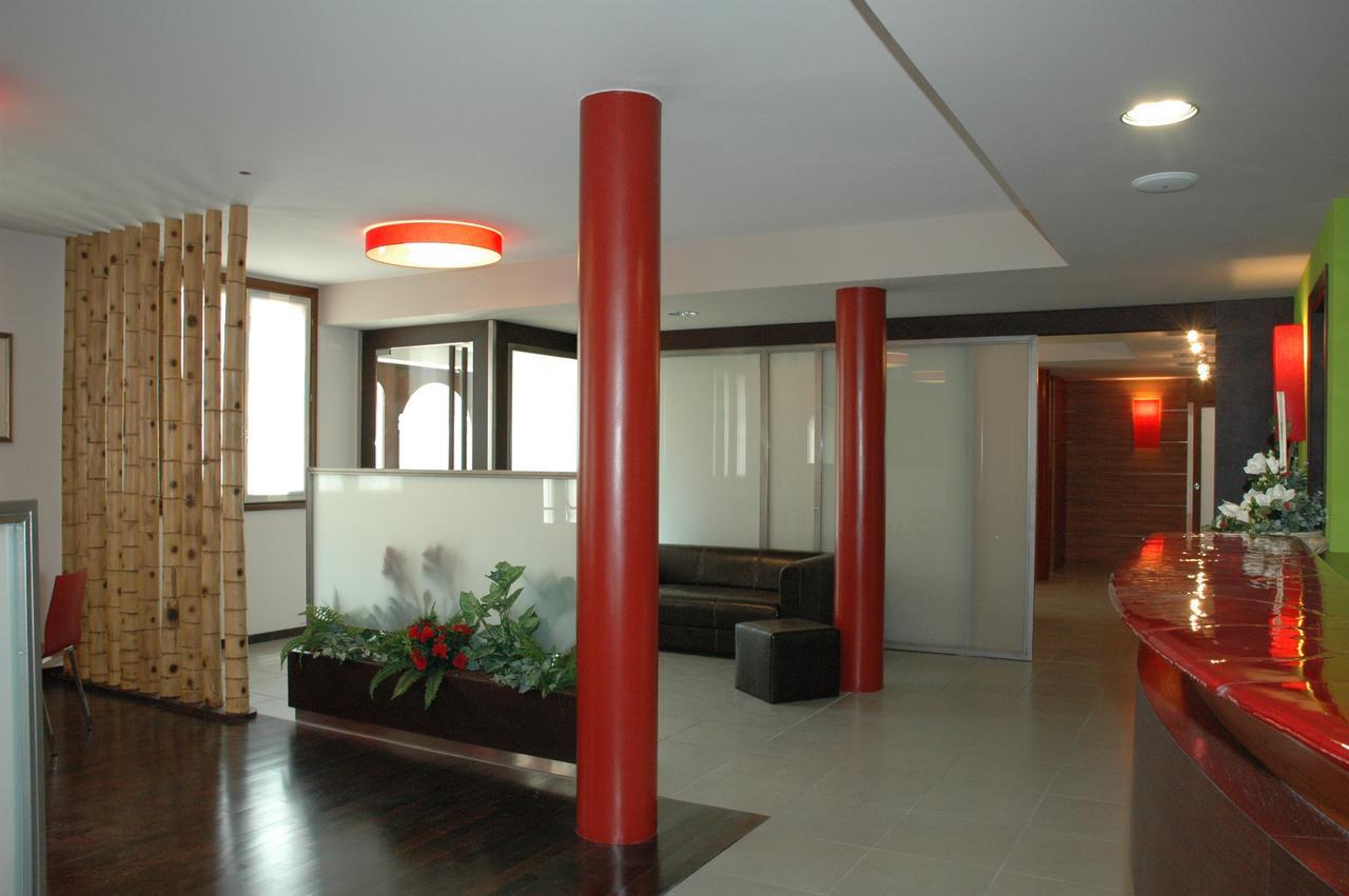 Hotel Il Borghetto Bariano Exteriör bild
