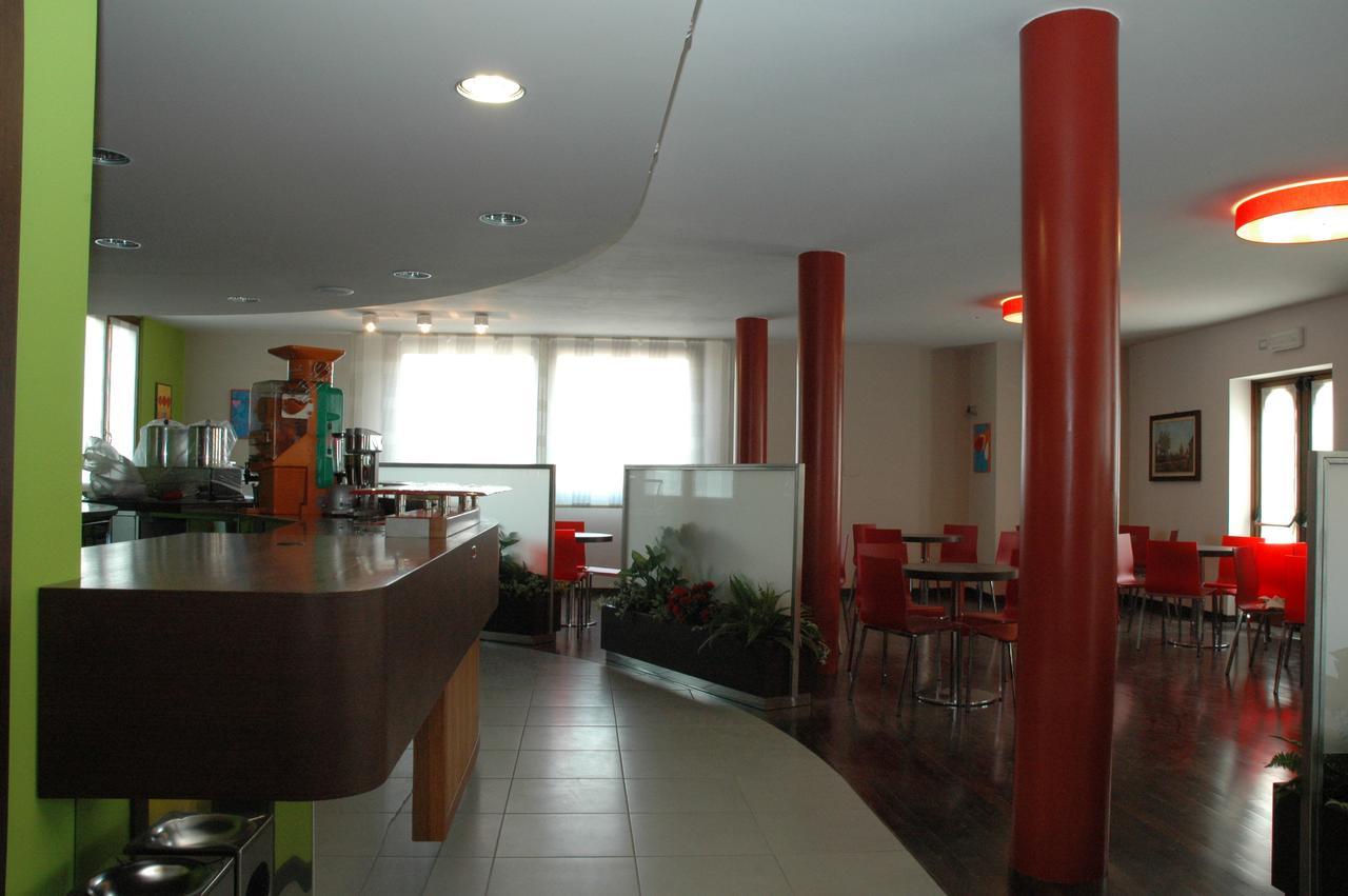 Hotel Il Borghetto Bariano Exteriör bild